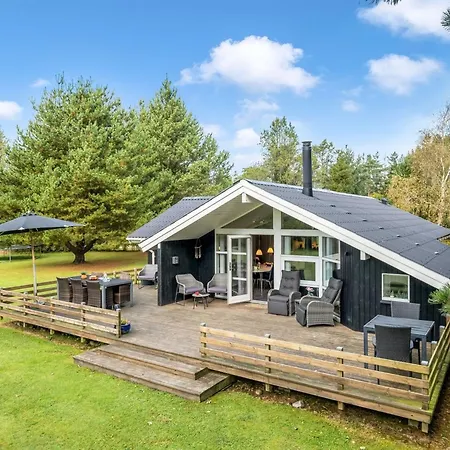 Roar - 10km From The Sea By Interhome * Oksbøl